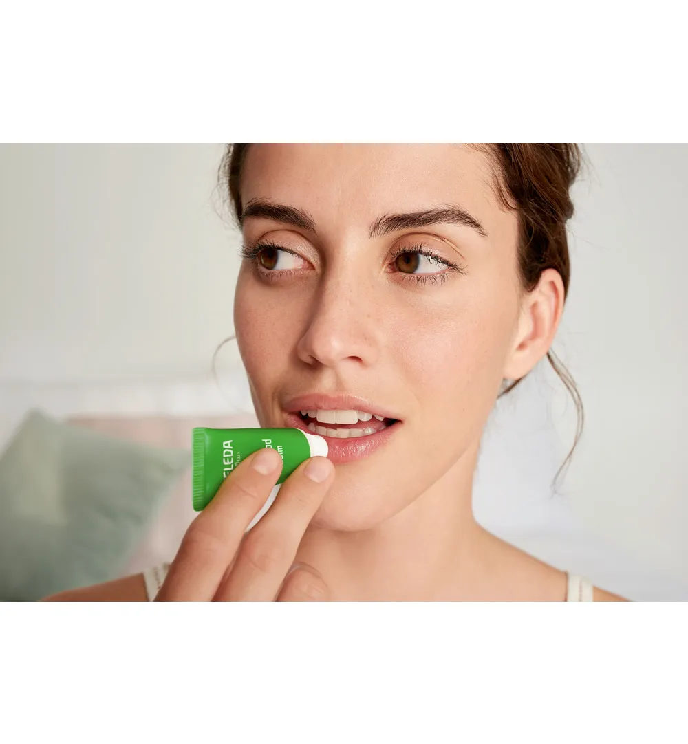 WELEDA Skin food lipbalm (8 ml) - image 3